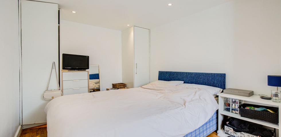 			1 Bedroom, 1 bath, 1 reception Bungalow			 Stanley Gardens, WILLESDEN GREEN